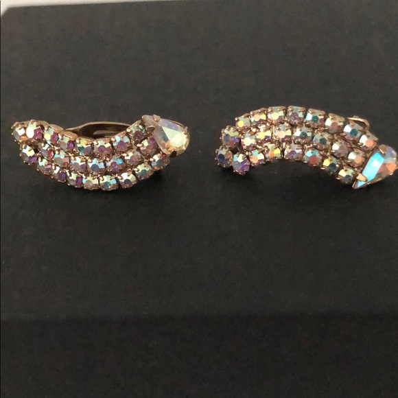VINTAGE RAINBOW CRYSTAL CLIPON EARRINGS - Picture 3 of 8